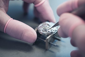 深圳劳力士手表底盖脱落